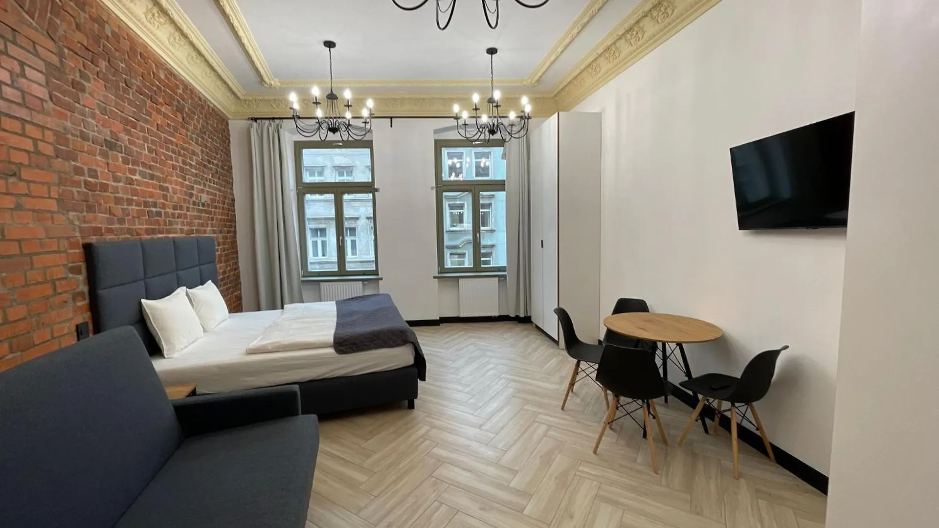 Pod Blekitnymi Podkowami Aparthotel Wrocław 0*,  Lengyelország