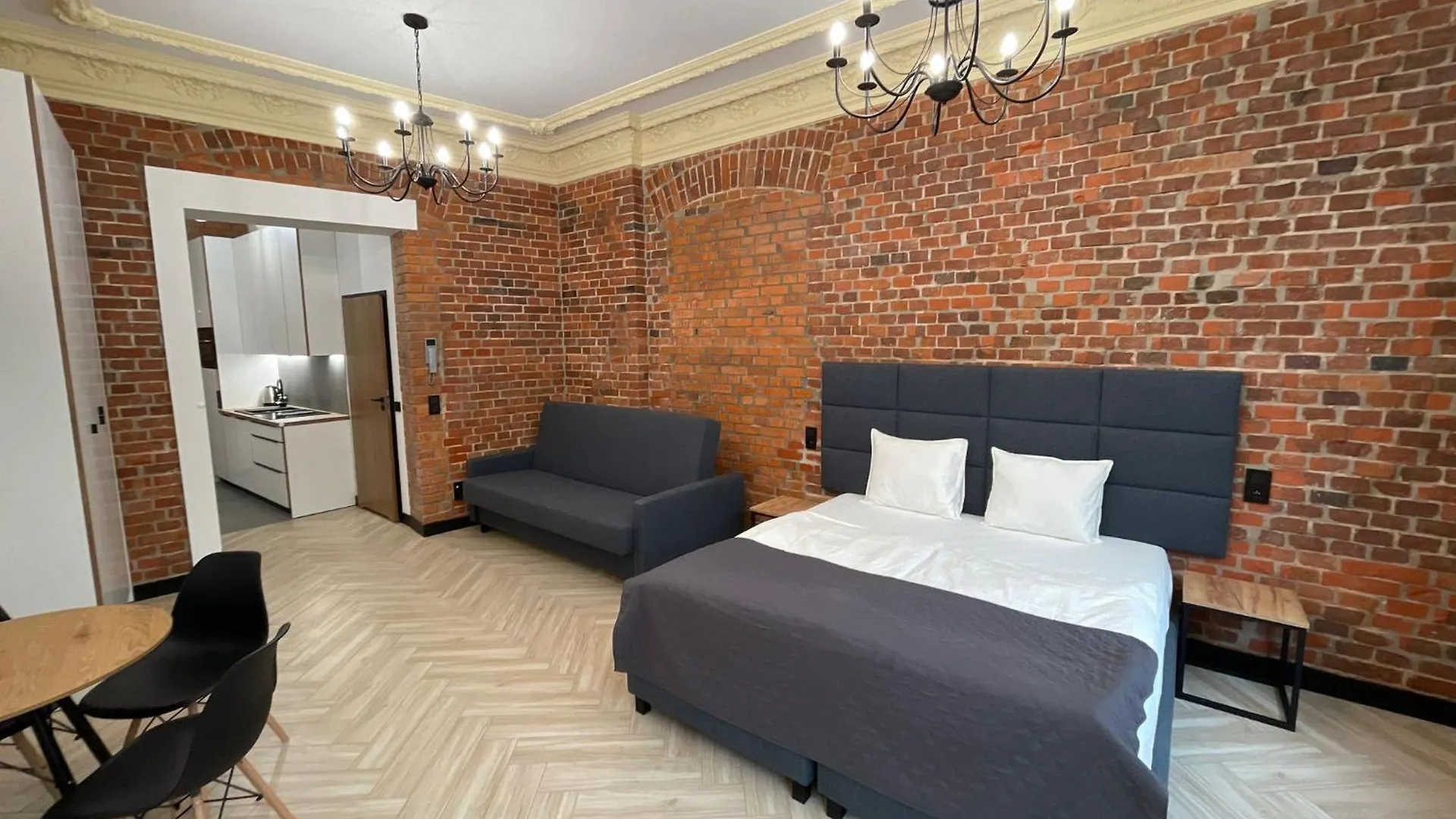 Pod Blekitnymi Podkowami Aparthotel Wrocław