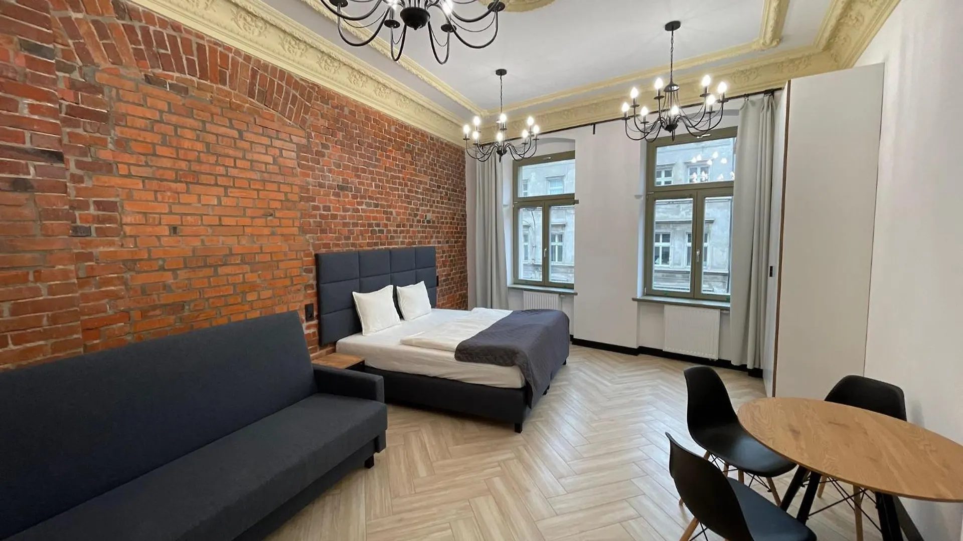 Pod Blekitnymi Podkowami Aparthotel Wrocław Lengyelország