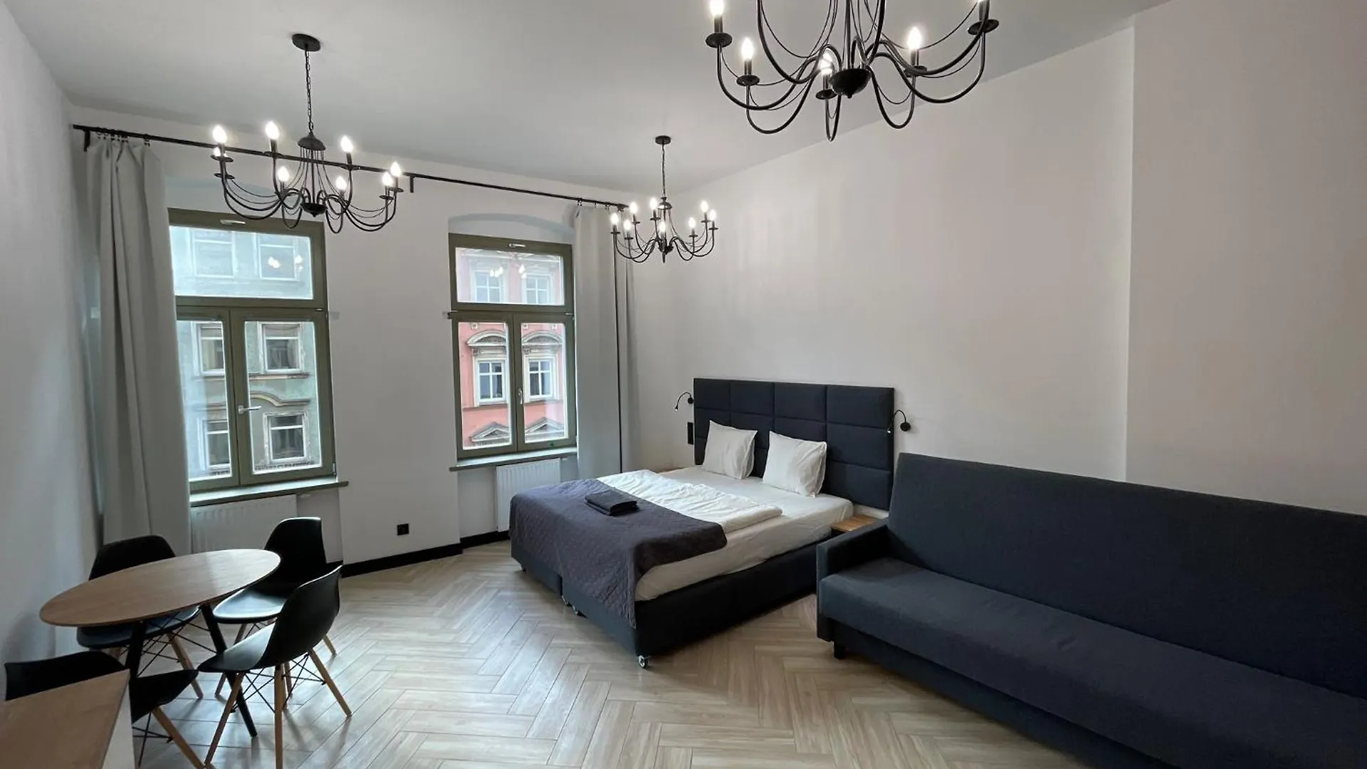Pod Blekitnymi Podkowami Aparthotel Wrocław