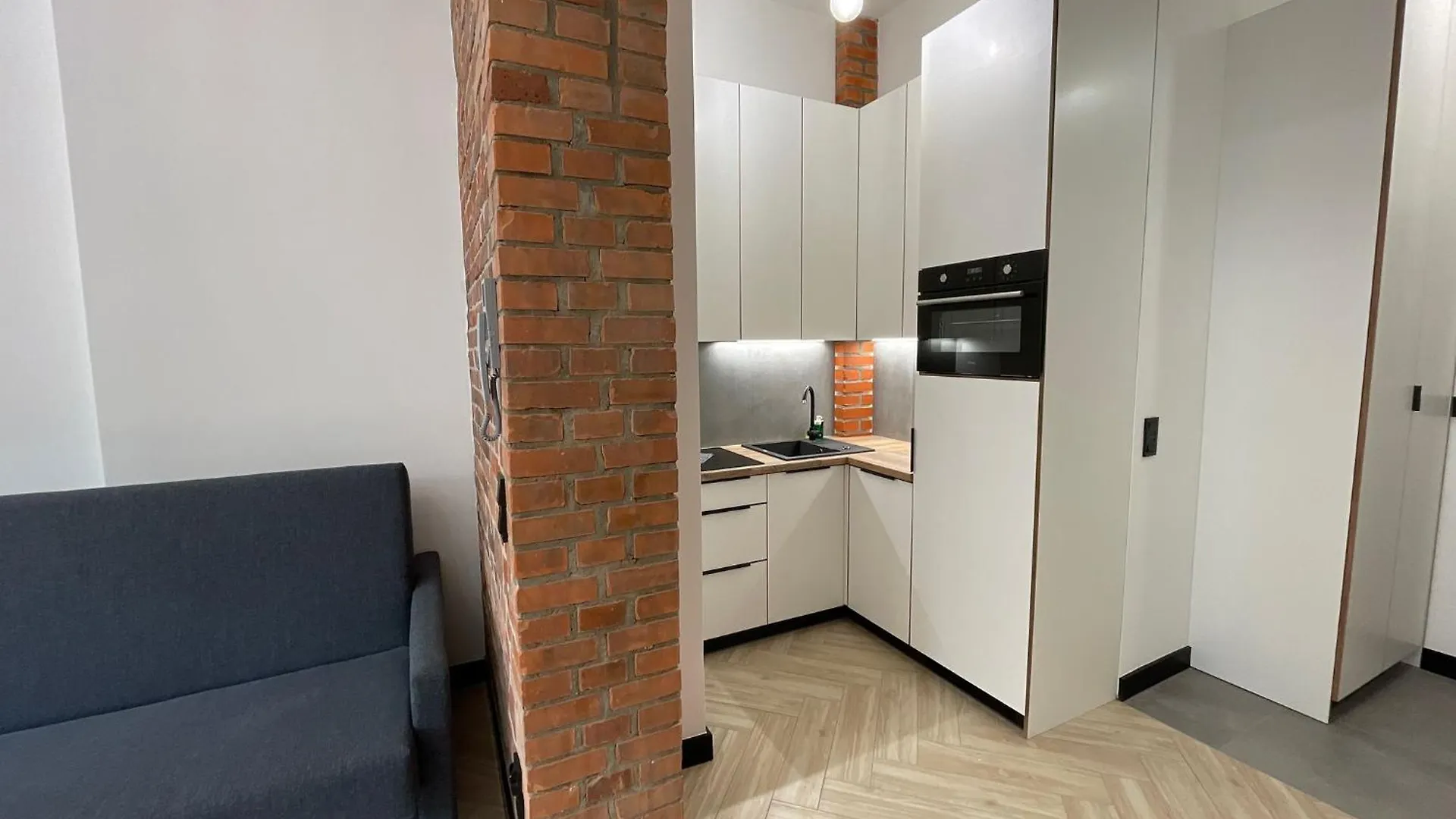 Pod Blekitnymi Podkowami Aparthotel Wrocław 0*,