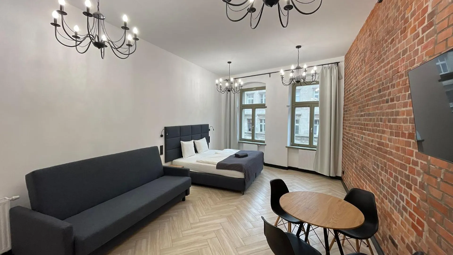 Pod Blekitnymi Podkowami Aparthotel Wrocław