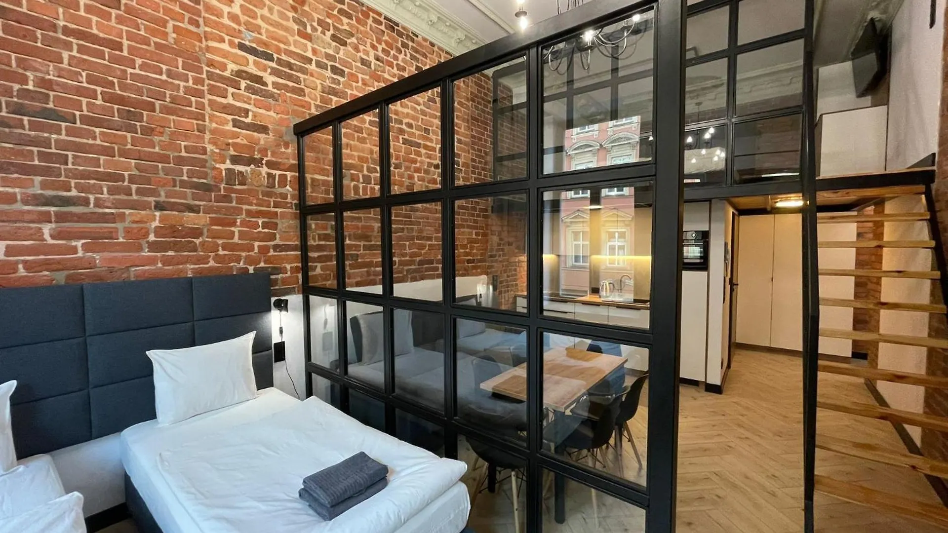 Pod Blekitnymi Podkowami Aparthotel Wrocław