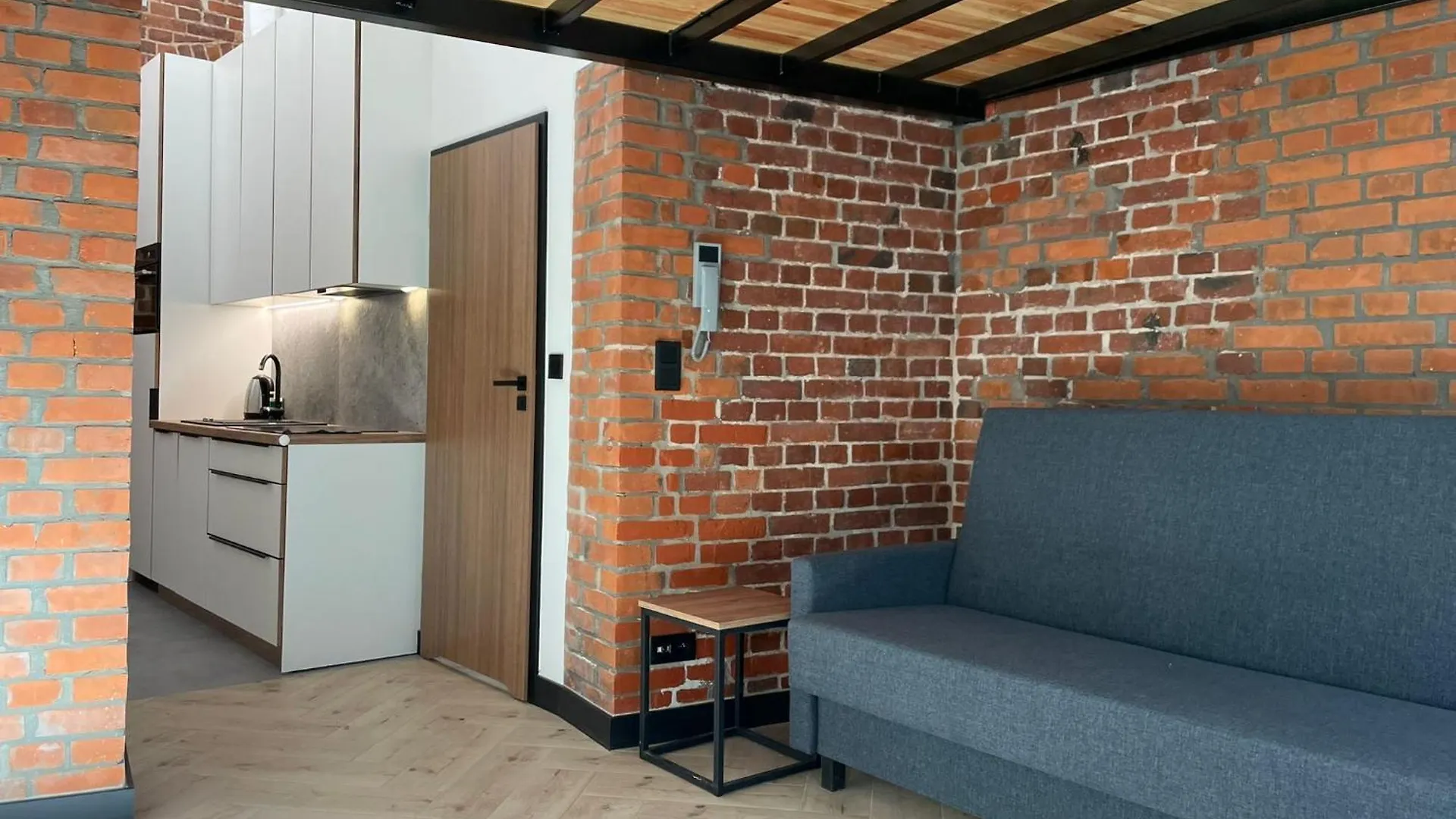 Pod Blekitnymi Podkowami Aparthotel Wrocław 0*,  Lengyelország