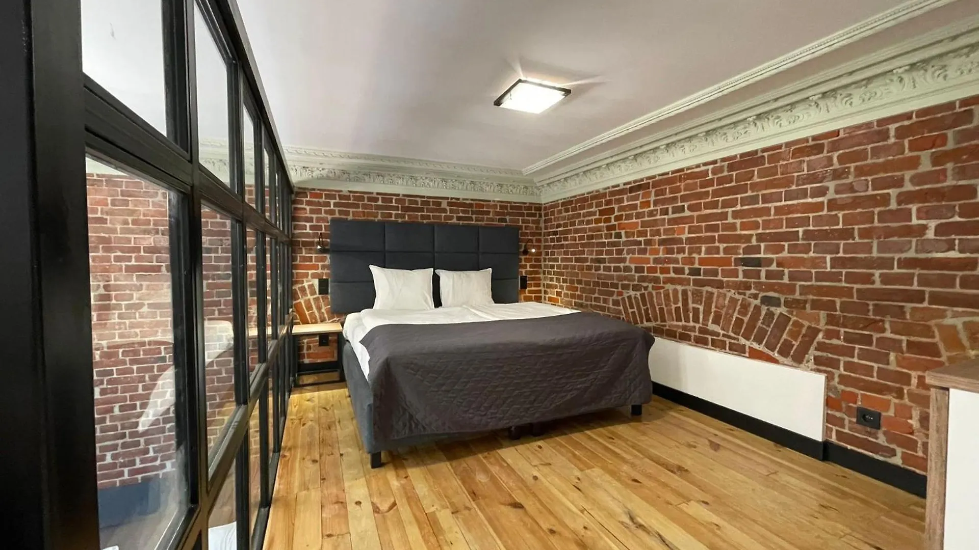 Pod Blekitnymi Podkowami Aparthotel Wrocław