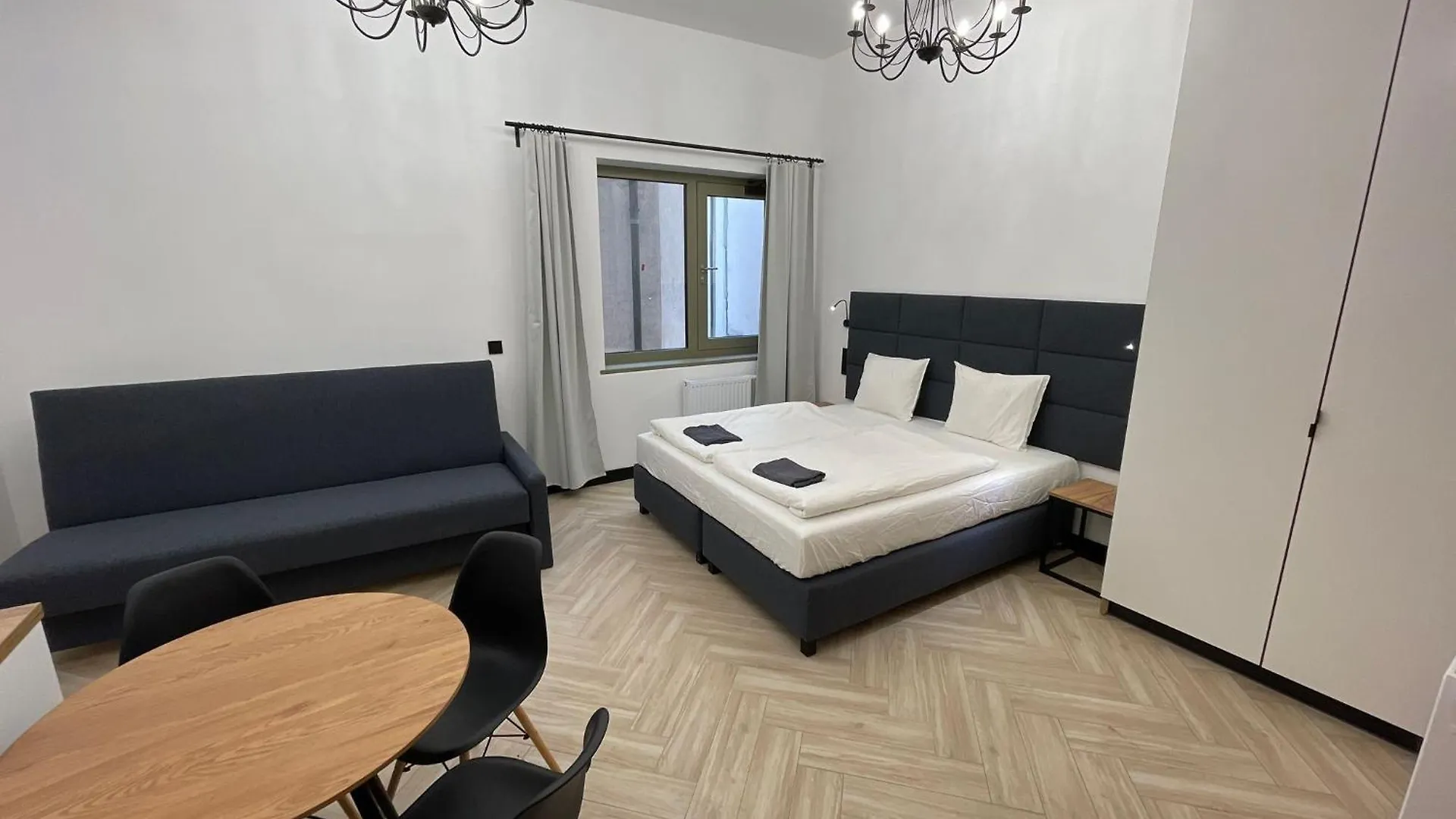 Pod Blekitnymi Podkowami Aparthotel Wrocław
