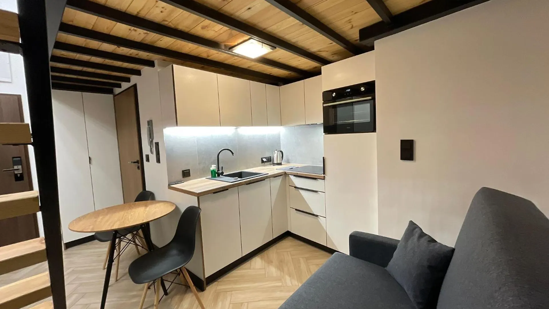 Pod Blekitnymi Podkowami Aparthotel Wrocław