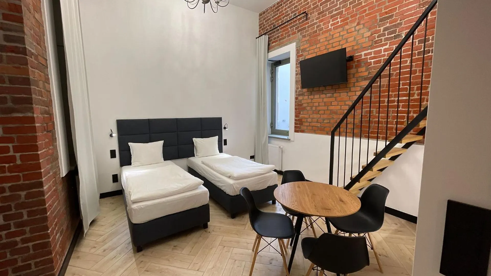 Pod Blekitnymi Podkowami Aparthotel Wrocław