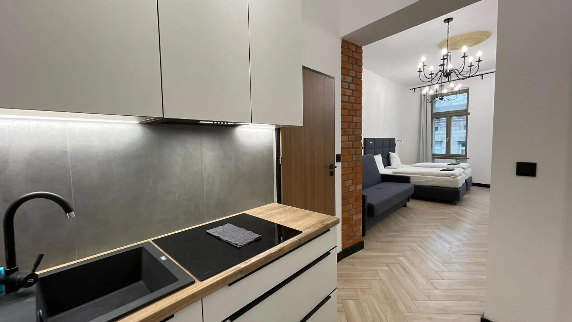 Pod Blekitnymi Podkowami Aparthotel Wrocław 0*,