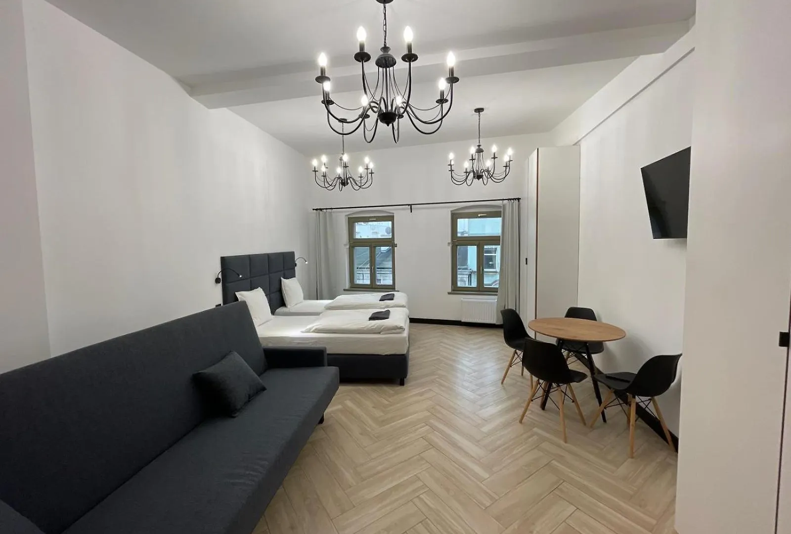 Pod Blekitnymi Podkowami Aparthotel Wrocław 0*,